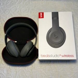 NIB Beats Studio3 wireless headphones